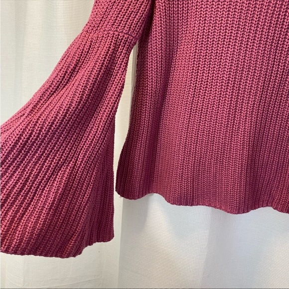 Free People Damsel Pullover Bell Sleeve V-Neck Sweater in Magenta - Picture 7 of 10